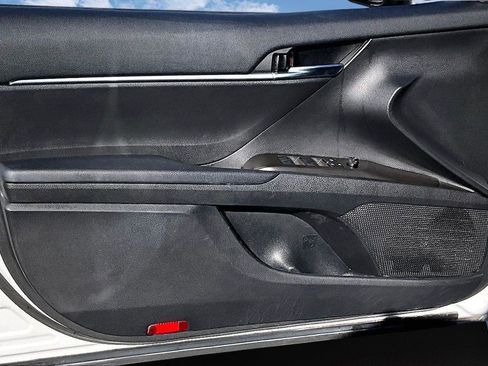 Used 2022 Toyota Camry LE image 21