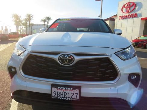 Certified 2022 Toyota Highlander LE image 5