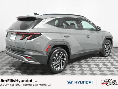 New 2025 Hyundai Tucson Limited image 6