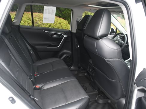 Certified 2024 Toyota RAV4 Limited w/ Advanced Technology Package AWD/4WD image 20