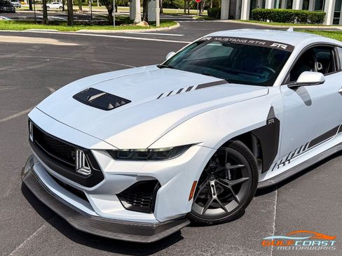Used 2025 Ford Mustang GT Premium w/ GT Performance Package RWD image 9