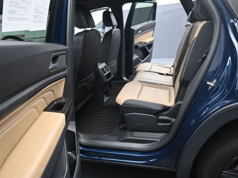 Used 2021 Volkswagen Atlas Cross Sport SE AWD/4WD image 16