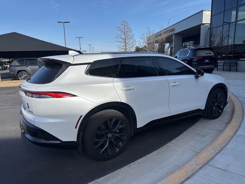 Used 2025 Toyota Crown Signia Limited image 4