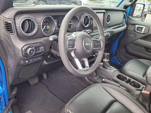 Used 2023 Jeep Wrangler Unlimited Sahara image 16