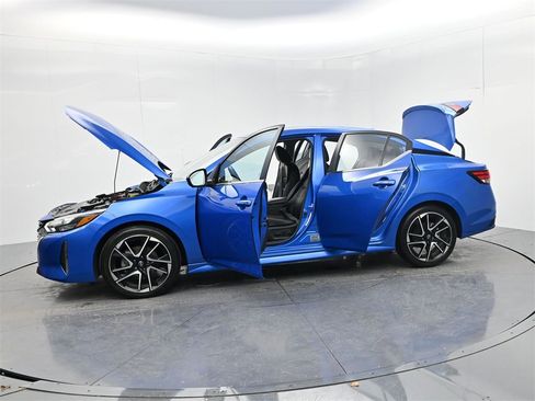 Used 2024 Nissan Sentra SR w/ SR Premium Package image 54