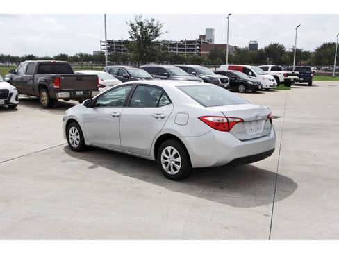 Used 2015 Toyota Corolla L FWD image 5