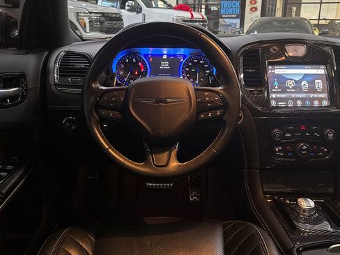 Used 2023 Chrysler 300 C image 14