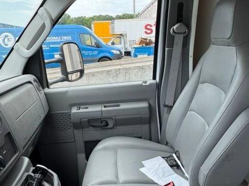 Used 2024 Ford E-350 and Econoline 350 Super Duty w/ Power Windows & Locks Group RWD image 6