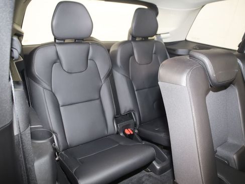 Used 2018 Volvo XC90 T6 Momentum w/ Convenience Package AWD/4WD image 16