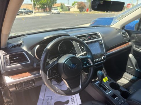 Used 2018 Subaru Outback 2.5i Limited AWD/4WD image 5