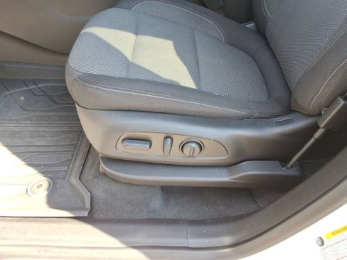 Certified 2023 Chevrolet Traverse LT FWD image 24