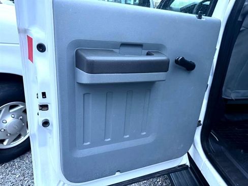 Used 2013 Ford F250 XL w/ Skid Plate Pkg image 40