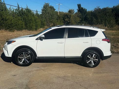 Used 2017 Toyota RAV4 XLE image 6
