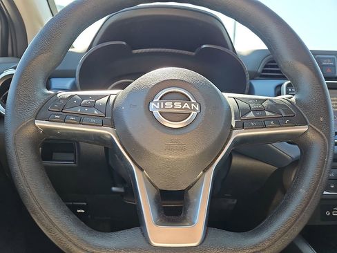 Used 2025 Nissan Versa SV FWD image 19