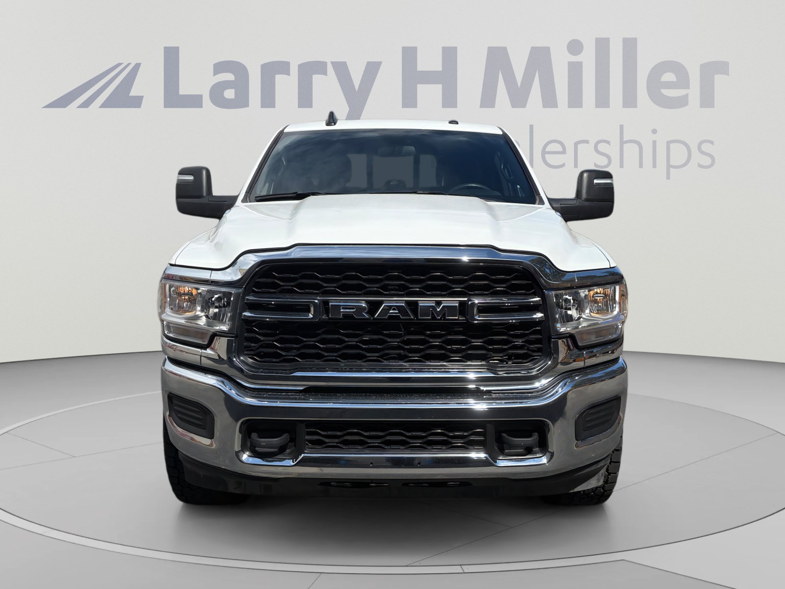 Used 2024 RAM 3500 Tradesman w/ Chrome Appearance Group AWD/4WD image 8