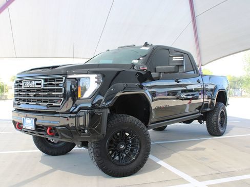 Used 2025 GMC Sierra 2500 AT4 w/ AT4 Premium Plus Package AWD/4WD image 1