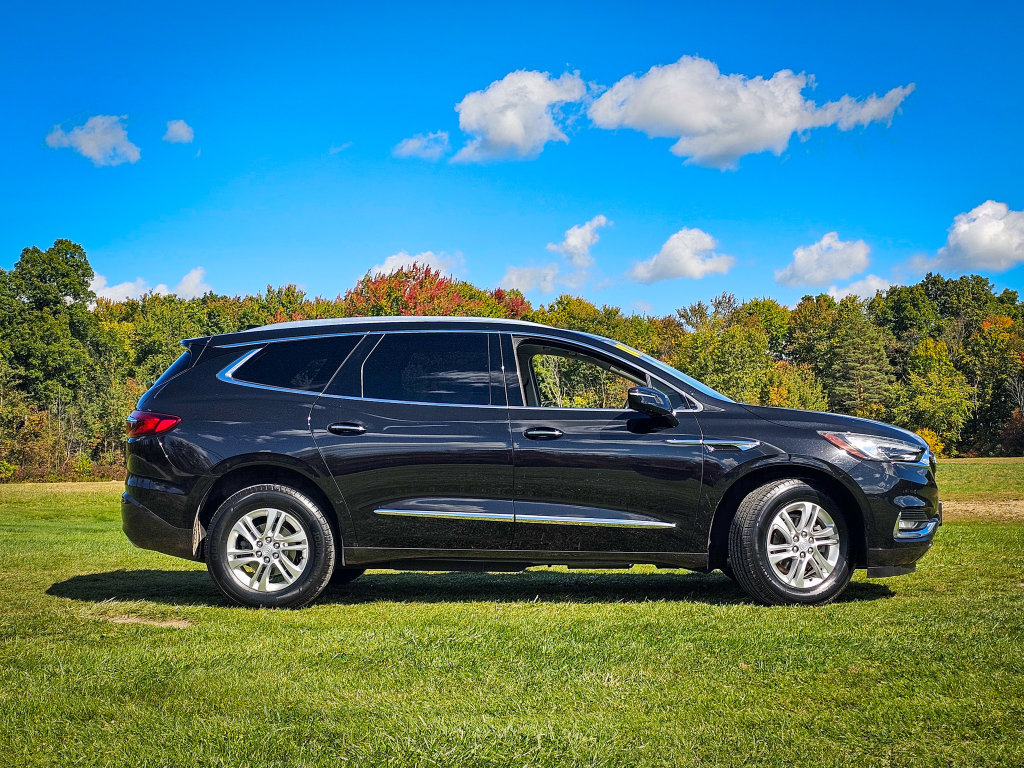 Used 2018 Buick Enclave Essence FWD image 2
