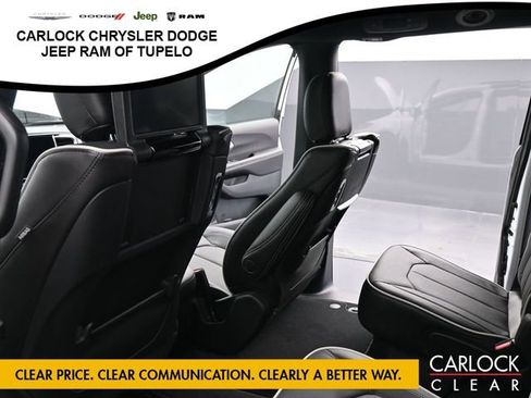 New 2026 Chrysler Pacifica Limited w/ Uconnect Theater Family Group image 28