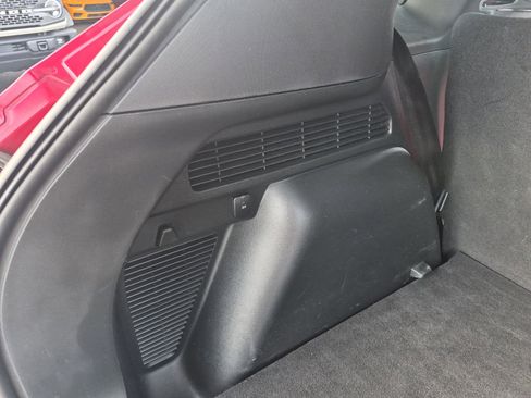 Used 2020 Ford Escape SE image 18