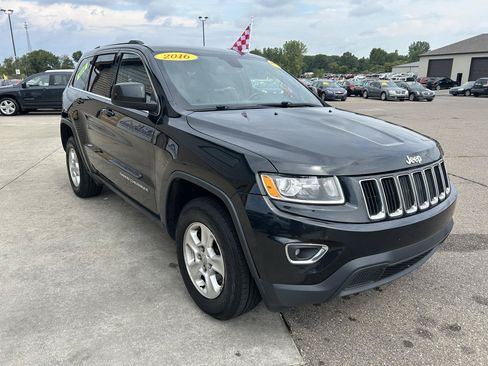 Used 2016 Jeep Grand Cherokee Laredo w/ Quick Order Package 23E AWD/4WD image 3