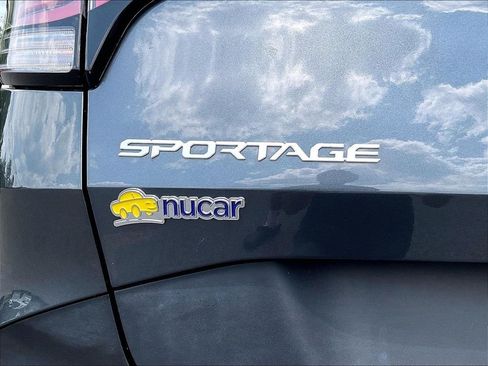 Used 2023 Kia Sportage LX AWD/4WD image 28