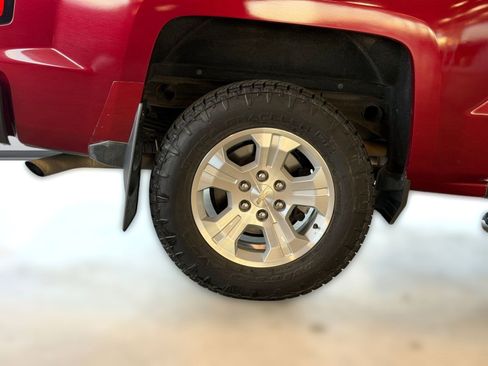 Used 2018 Chevrolet Silverado 1500 LT w/ All Star Edition image 10