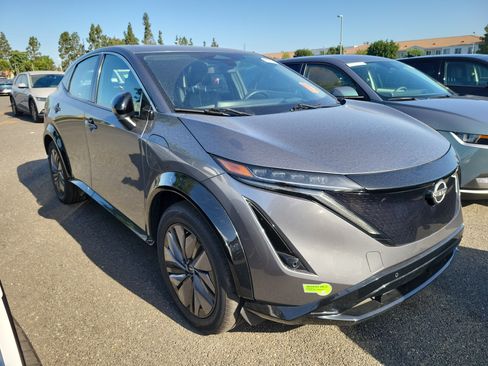 Used 2023 Nissan Ariya FWD image 2