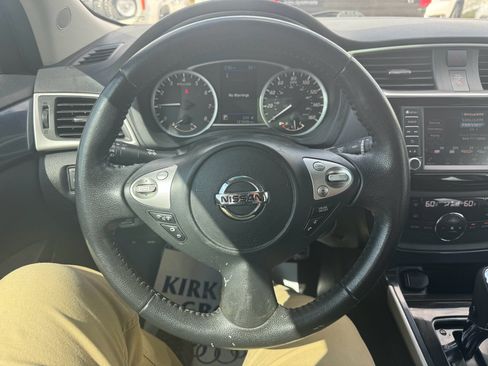 Used 2019 Nissan Sentra SR w/ Exterior Package image 13