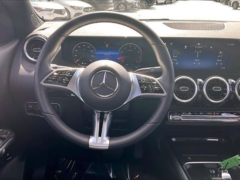 Used 2026 Mercedes-Benz GLA 250 4MATIC image 6
