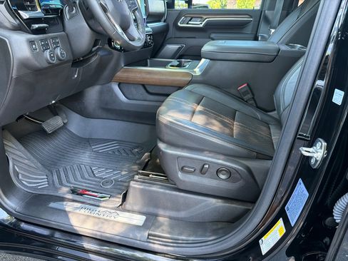 Used 2025 Chevrolet Silverado 3500 High Country w/ Midnight Edition AWD/4WD image 9