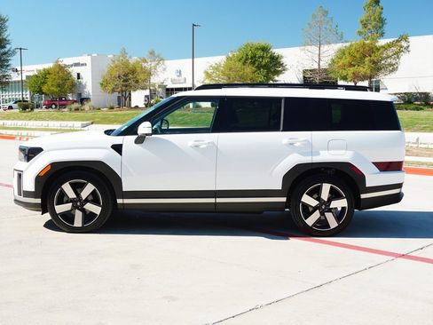 Used 2025 Hyundai Santa Fe Limited image 2