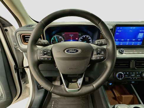 Used 2024 Ford Maverick Lariat FWD image 11