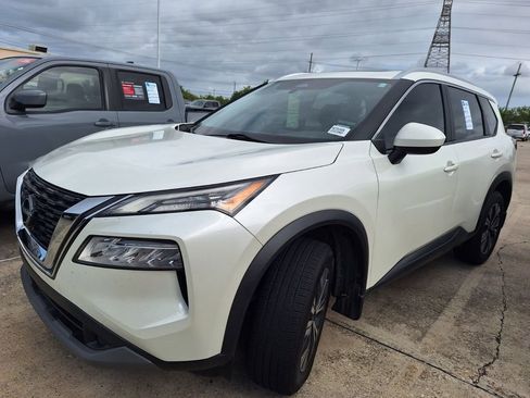 Used 2023 Nissan Rogue SV w/ SV Premium B Package FWD image 1