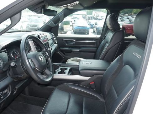 Used 2023 RAM 1500 Laramie AWD/4WD image 4