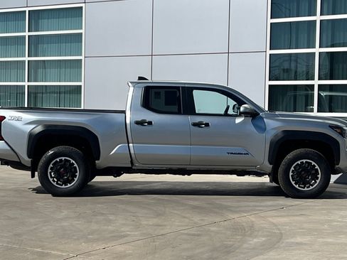 Used 2024 Toyota Tacoma TRD Off-Road image 3