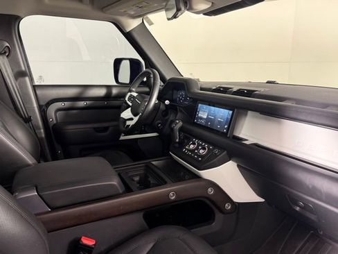Used 2020 Land Rover Defender 110 SE image 34