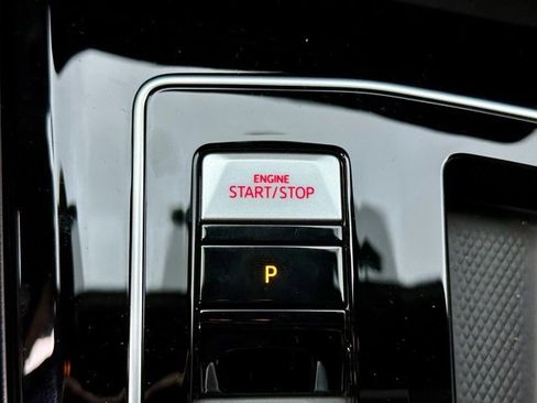 Used 2025 Volkswagen GTI Autobahn image 31