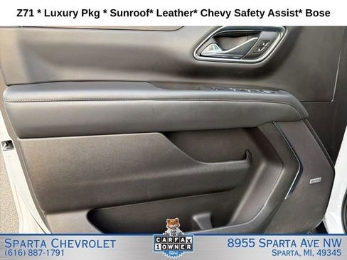Used 2024 Chevrolet Suburban Z71 w/ Luxury Package AWD/4WD image 18