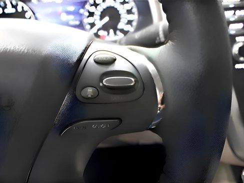 Used 2024 Nissan Murano SL FWD image 17