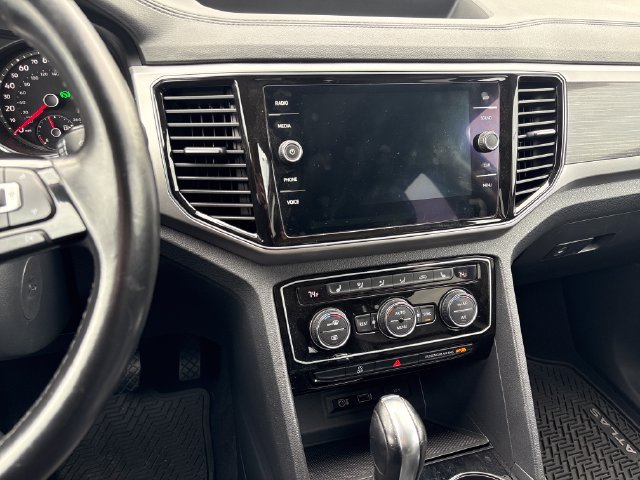 Used 2018 Volkswagen Atlas SEL AWD/4WD image 19