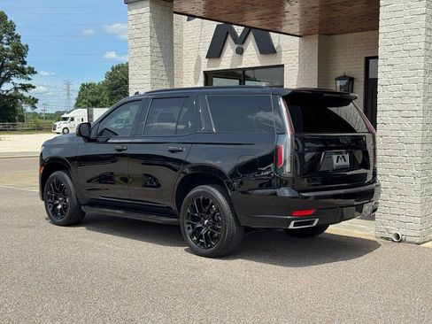 Used 2023 Cadillac Escalade Premium Luxury AWD/4WD image 10