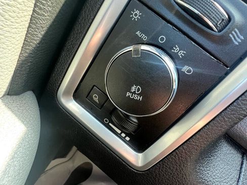 Used 2013 RAM 1500 Classic SLT image 23