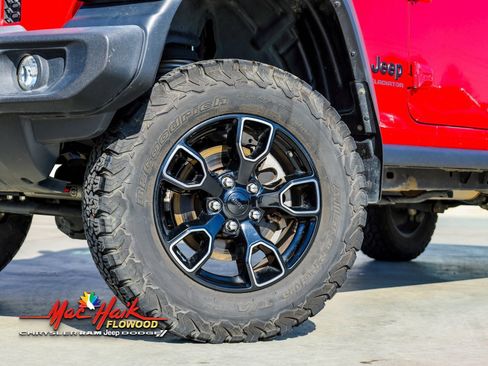 Used 2020 Jeep Gladiator Sport w/ Quick Order Package 24S image 2