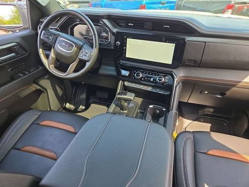 Used 2025 GMC Sierra 1500 AT4 w/ AT4 Premium Package AWD/4WD image 29