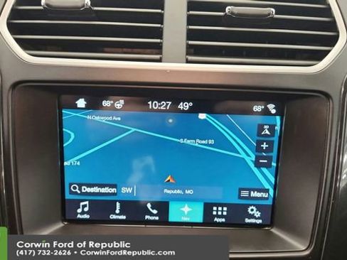 Used 2017 Ford Explorer XLT w/ Equipment Group 202A image 18