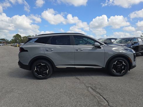 New 2026 Kia Sportage EX image 9
