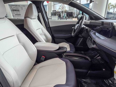 New 2026 Nissan Leaf SV+ w/ Illuminated Package image 17