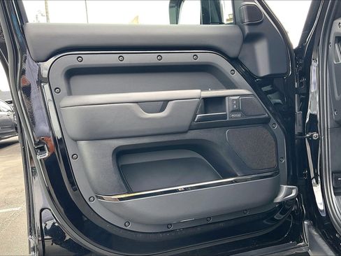 New 2026 Land Rover Defender 110 OCTA AWD/4WD image 12