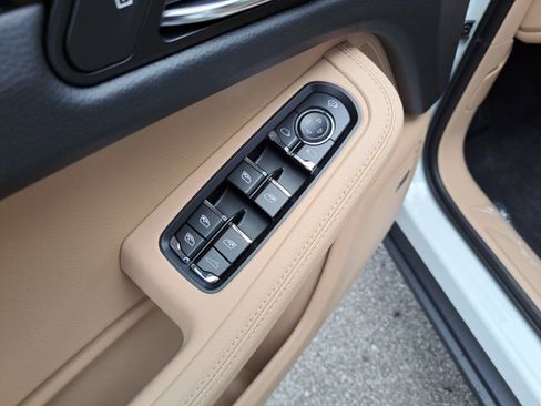 New 2026 Porsche Macan image 25