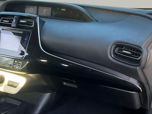 Used 2016 Toyota Prius Two FWD image 18